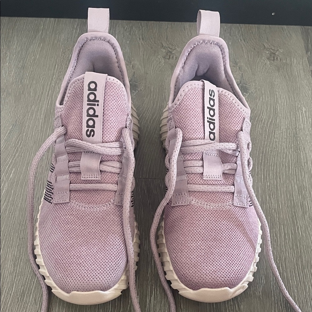 Women’s Tennis Shoes